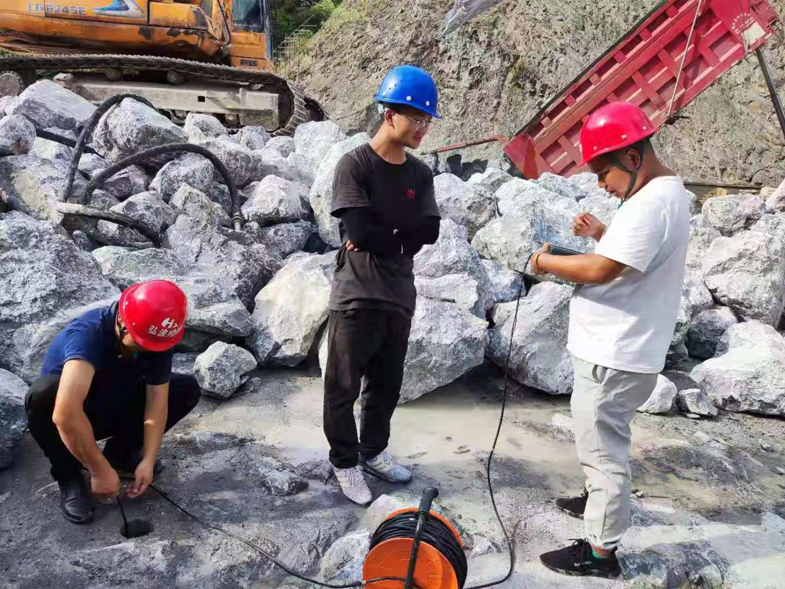 安龙官山水库孔壁成像